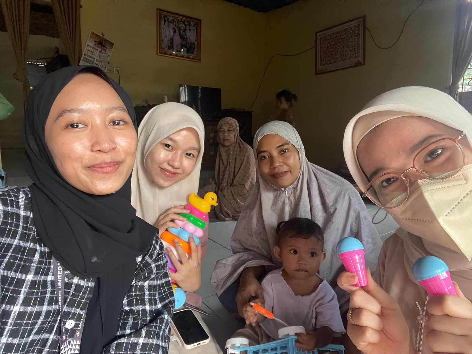 Perjalanan Pendampingan: Edukasi Obat dan Stimulasi Motorik pada Adik Anggita